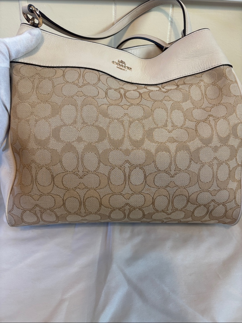 EUC Coach Outline Signature Lexy Shoulder Bag in Light Khaki/Chalk - Picture 2 of 16